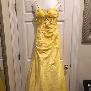 Mori Lee size 1/2 evening gown